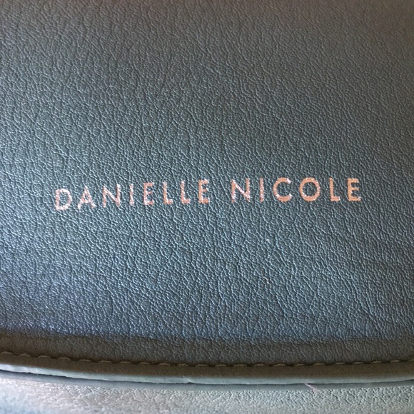 Danielle Nicole crossbody - Picture 10 of 10